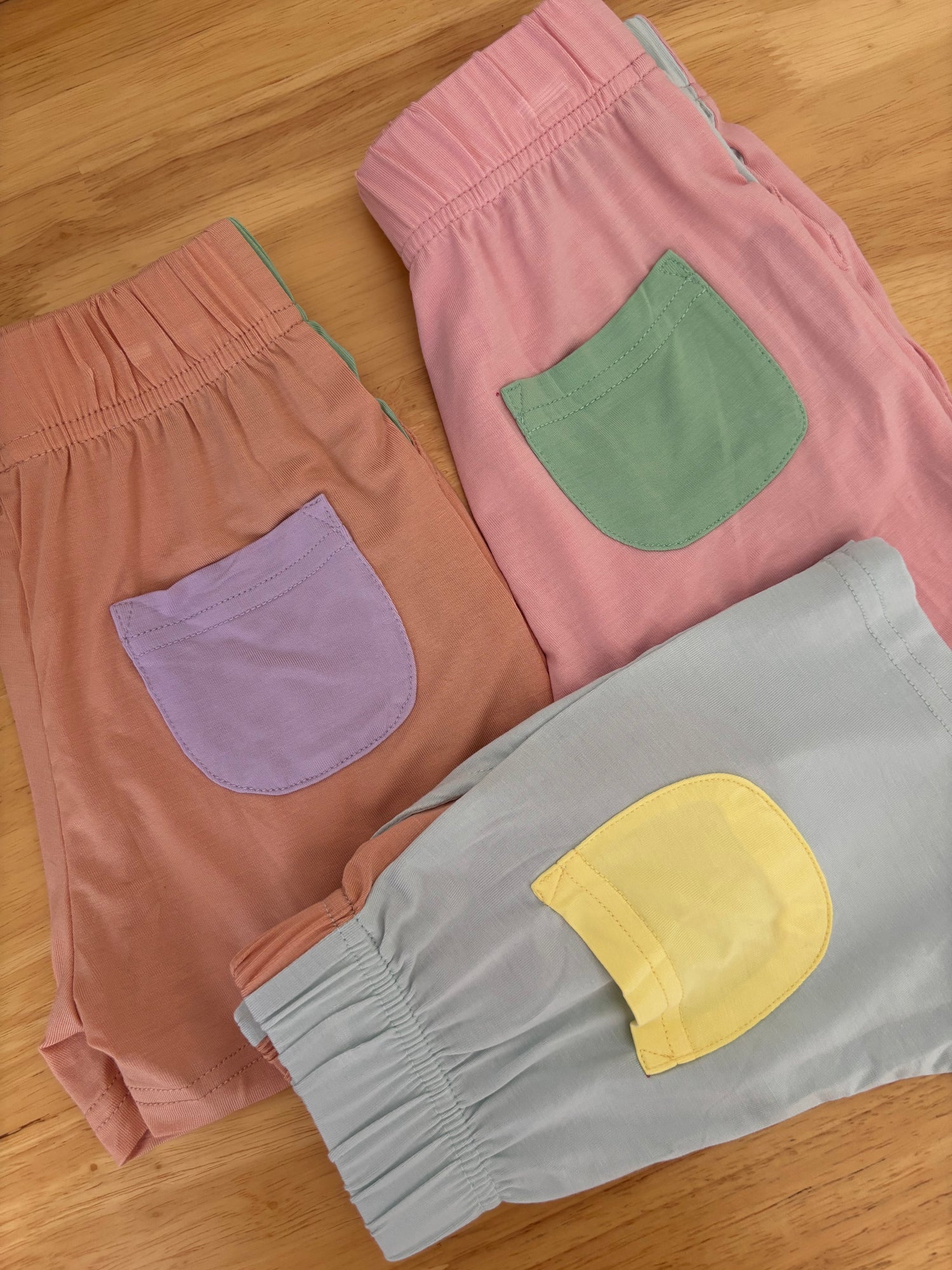 Short Pant with Side and Back Pocket