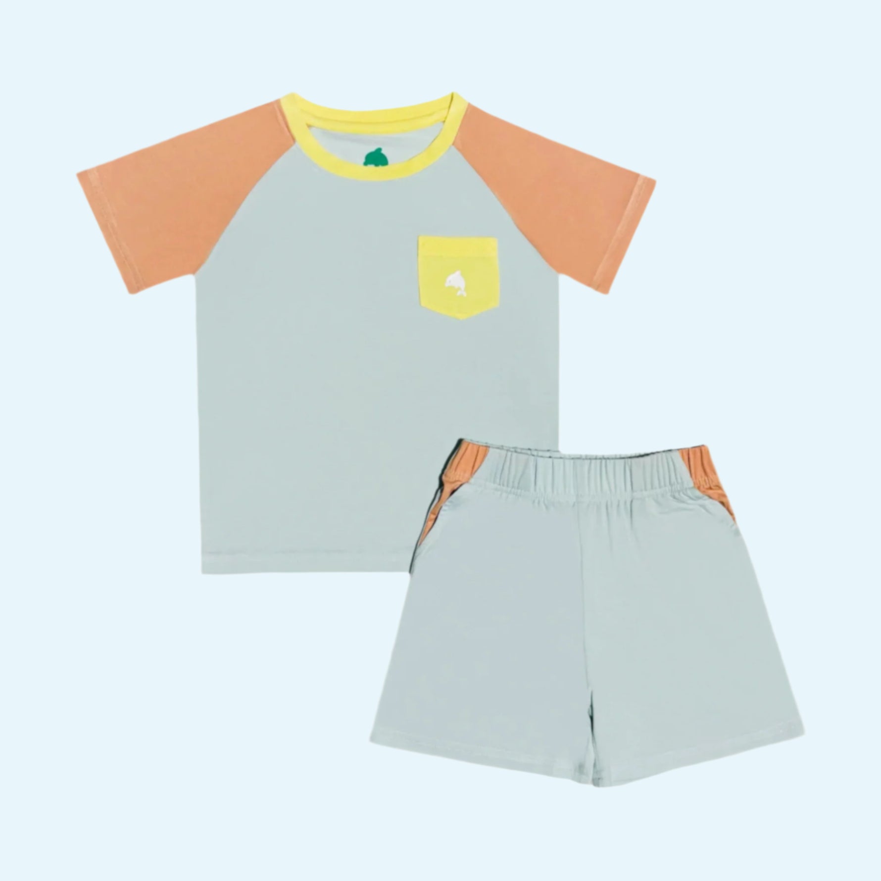 Children's t-shirt and shorts set with pastel colors 